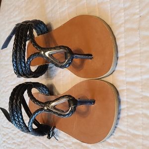 Sandals size 9
